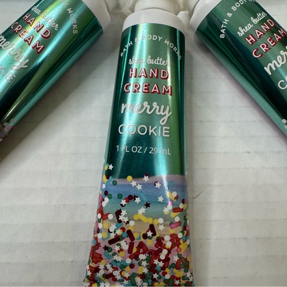 Bath & Body Works Shea Butter Merry Cookie Hand Cream - Picture 2 of 4